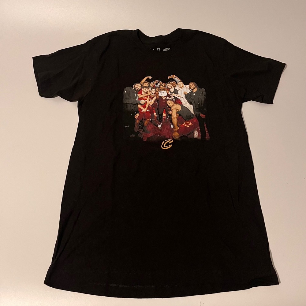 Stadium Essentials Cleveland Cavaliers Donovan Mitchell 71 Point‎ Graphic Tee M